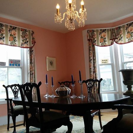 Fairmont House Bed & Breakfast Mahone Bay Eksteriør billede