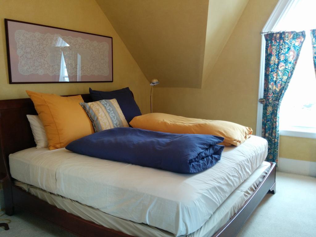 Fairmont House Bed & Breakfast Mahone Bay Værelse billede