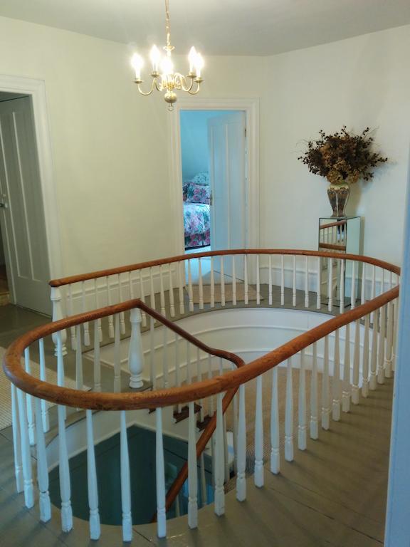 Fairmont House Bed & Breakfast Mahone Bay Eksteriør billede