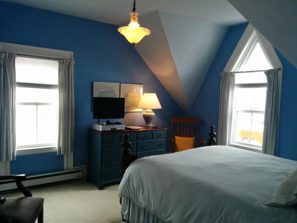 Fairmont House Bed & Breakfast Mahone Bay Værelse billede