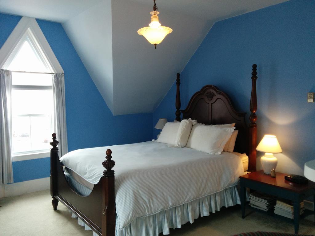 Fairmont House Bed & Breakfast Mahone Bay Værelse billede