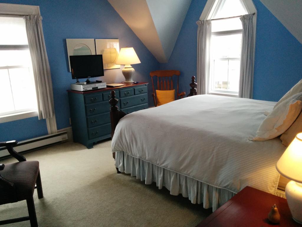 Fairmont House Bed & Breakfast Mahone Bay Værelse billede